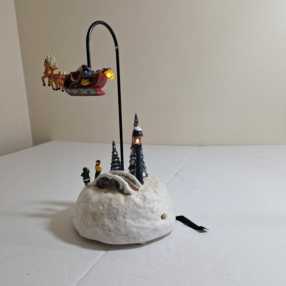 The Village Collection by St Nicholas Square The Flying Santa 2007 - Picture 3 of 4